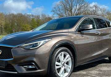 INFINITI Q30 134.000 km 12.990 &euro; Neukirchen-Vluyn 47506