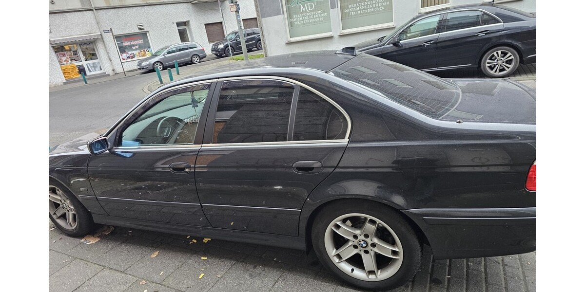 BMW 525 313.000 km 4.200 &euro; Duisburg 47051