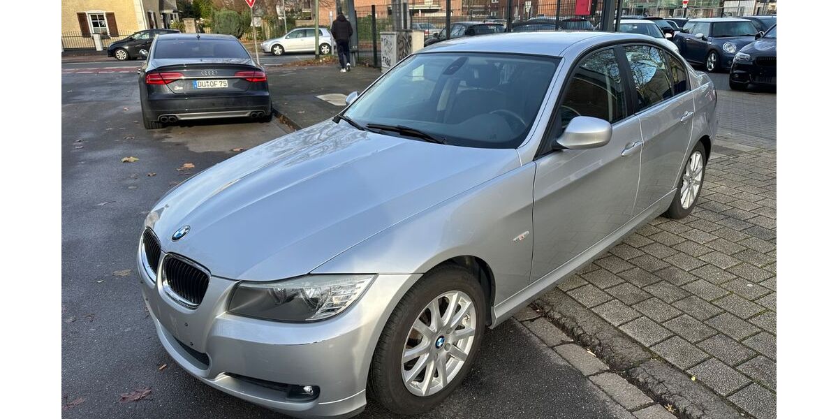 BMW 318 182.000 km 5.799 &euro; Duisburg 47226