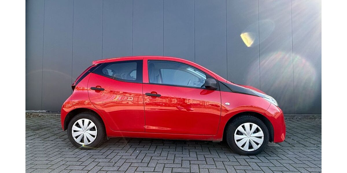 Toyota Aygo (X) 91.000 km 6.800 &euro; Gladbeck 45966
