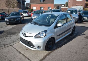 Toyota Aygo (X) 43.100 km 7.980 &euro; Oberhausen 46145