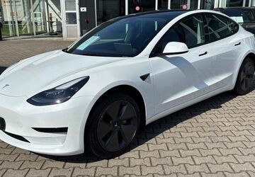 Tesla Model 3 53.871 km 25.990 &euro; Moers 47445