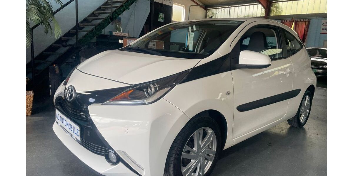 Toyota Aygo (X) 81.000 km 6.990 &euro; Bottrop 46238