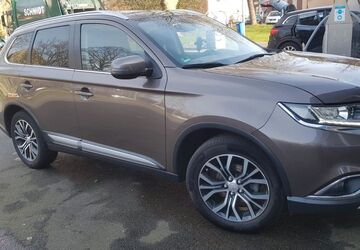 Mitsubishi Outlander 240.000 km 10.900 &euro; duisburg 47137