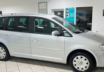 VW Touran 208.987 km 2.999 &euro; Voerde 46562