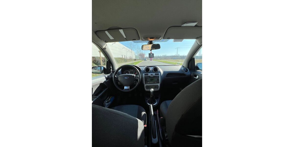 Ford Fiesta 288.000 km 1.350 &euro; Oberhausen 46119