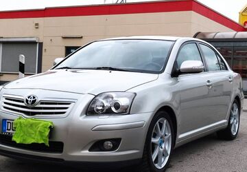 Toyota Avensis 209.000 km 4.880 &euro; Duisburg 47226