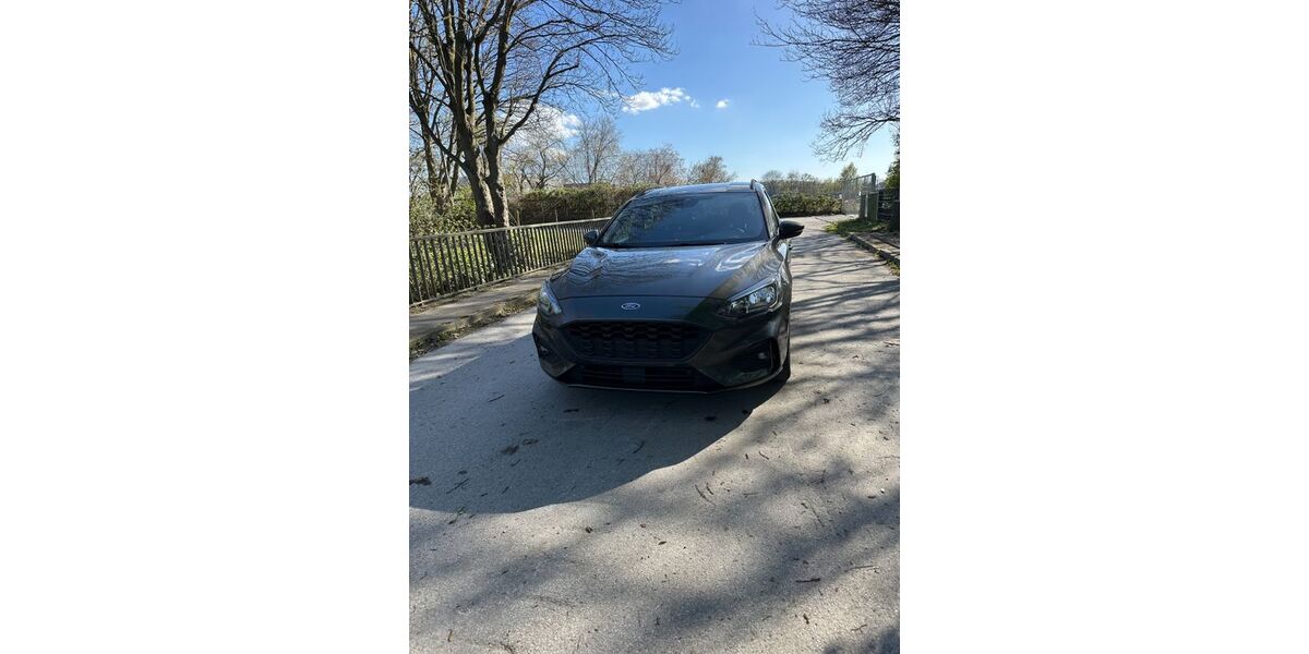 Ford Focus 89.499 km 12.799 &euro; Oberhausen 46145
