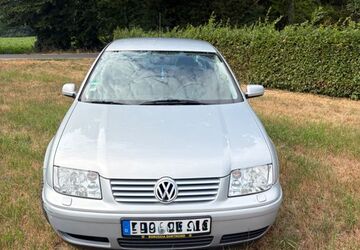VW Bora 121.500 km 3.750 &euro; Wesel 46485