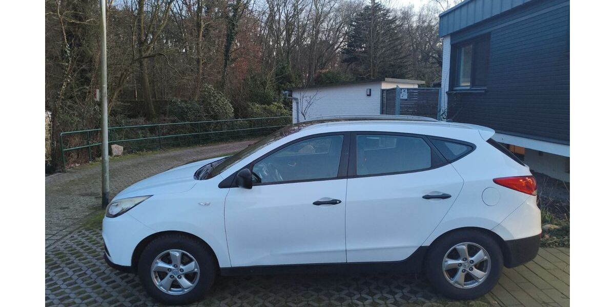 Hyundai ix35 303.000 km 3.999 &euro; Bocholt 46397
