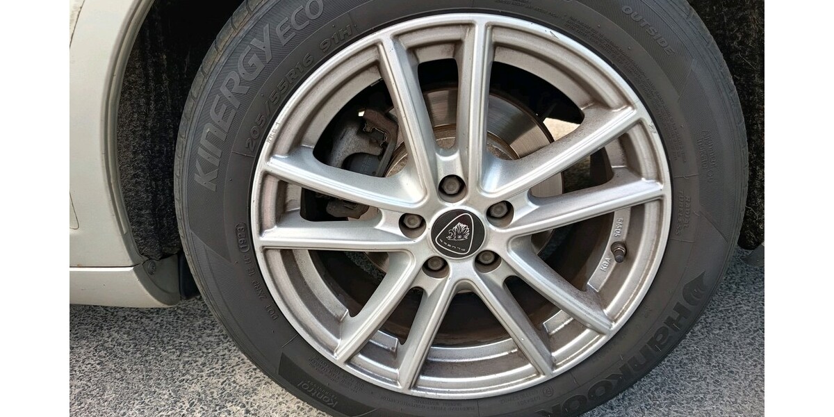 Toyota Avensis 215.000 km 7.000 &euro; Dinslaken 46535