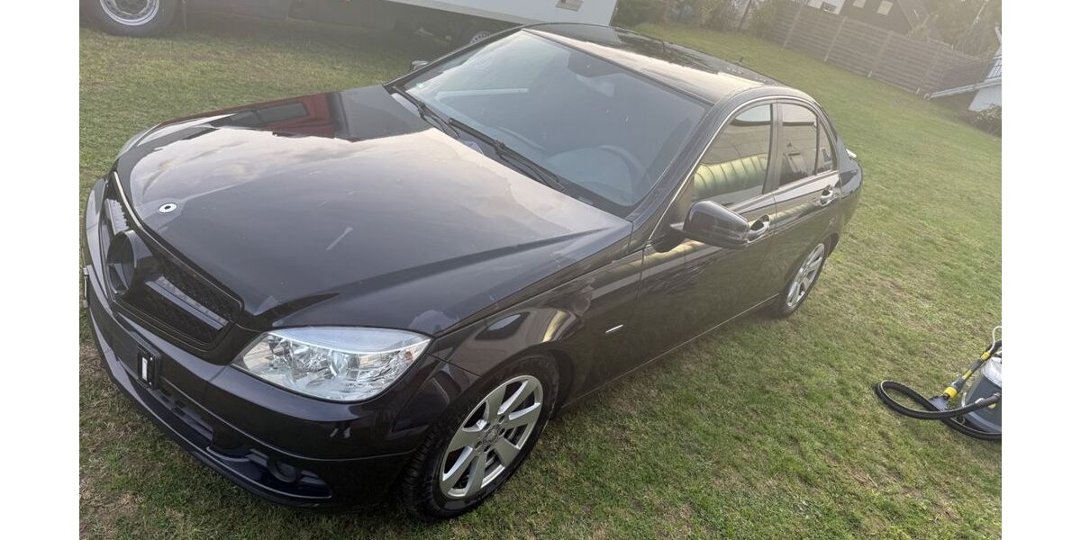 Mercedes-Benz C 200 215.000 km 5.199 &euro; Wesel 46485