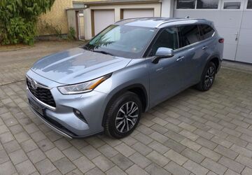 Toyota Highlander 124.785 km 36.750 &euro; Gladbeck 45968