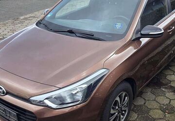 Hyundai i20 73.800 km 8.490 &euro; Raesfeld-Erle 46348