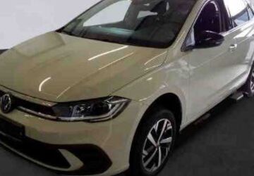 VW Polo 17.280 km 18.450 &euro; Duisburg 47178