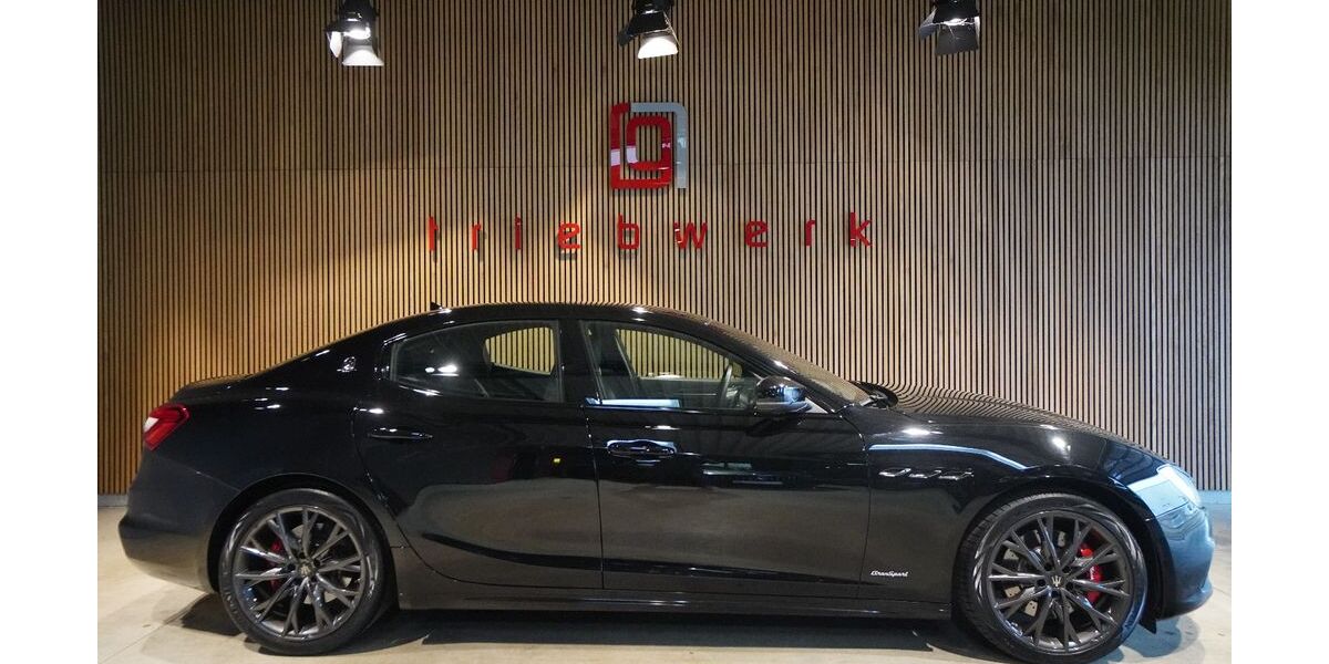 Maserati Ghibli 63.000 km 45.941 &euro; Duisburg 47228