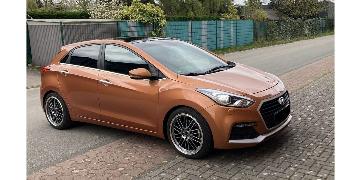 Hyundai i30 74.000 km 13.800 &euro; Bocholt 46395