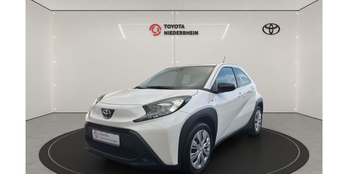 Toyota Aygo (X) 17.201 km 15.380 &euro; Bocholt 46395
