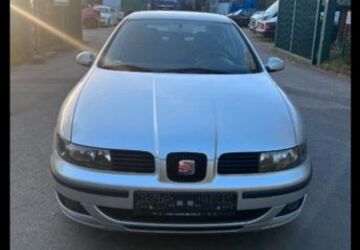 Seat Leon 204.000 km 900 &euro; Duisburg 47057
