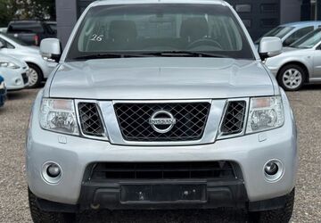 Nissan Navara 151.000 km 14.600 &euro; Kamp-Lintfort 47475