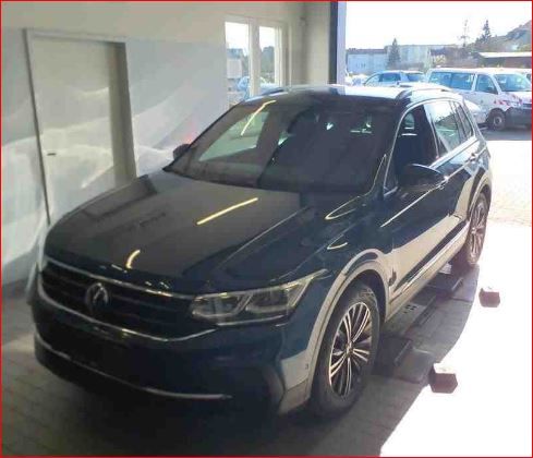 VW Tiguan 61.400 km 28.690 &euro; Duisburg 47178