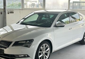 Skoda Superb 183.029 km 12.690 &euro; Borken 46325