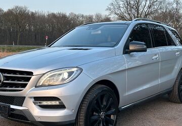 Mercedes-Benz ML 350 168.000 km 15.990 &euro; Neukirchen-Vluyn 47506