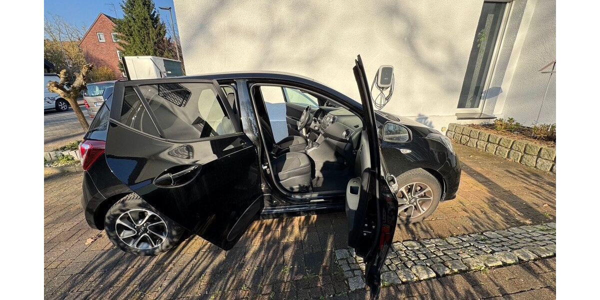 Hyundai i10 43.911 km 8.800 &euro; Oberhausen 46147