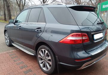 Mercedes-Benz ML 350 251.000 km 13.900 &euro; Duisburg 47139