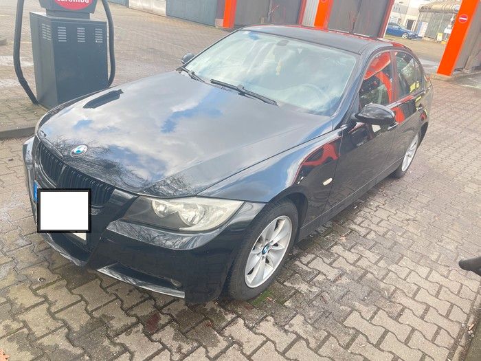 BMW 318 178.000 km 4.790 &euro; Duisburg 47167